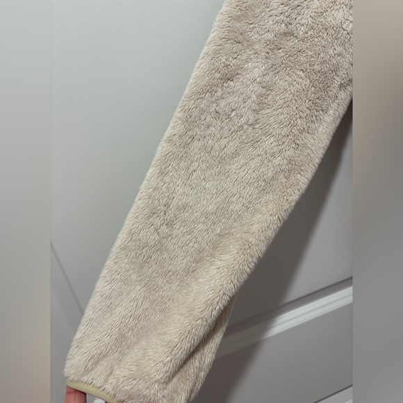 The North Face Women's Beige Teddy Jacket - Picture 5 of 8